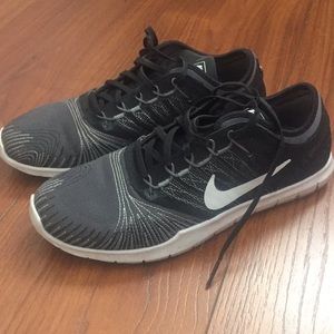 Nike Flex Adapt black gray white sneakers like new